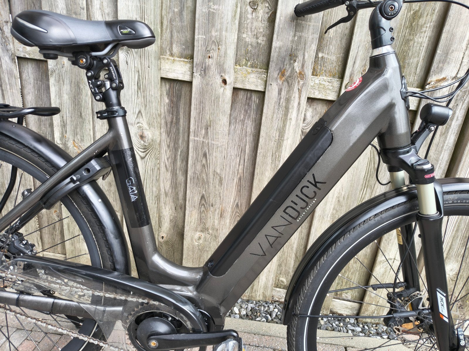 Van Dijck Gaia 2021 - 630wh batterij -, Fietsen en Brommers, Elektrische fietsen, Zo goed als nieuw, 50 km per accu of meer, 55 tot 59 cm