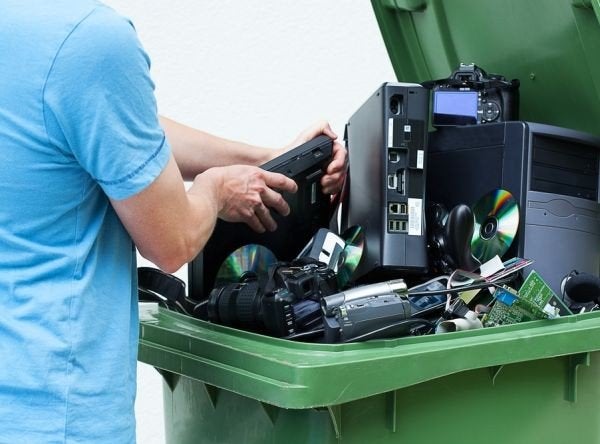 gezocht: ICT afval. inkoop ICT afval. defecte pc's / laptops, Computers en Software, Windows Laptops, Ophalen, Onbekend