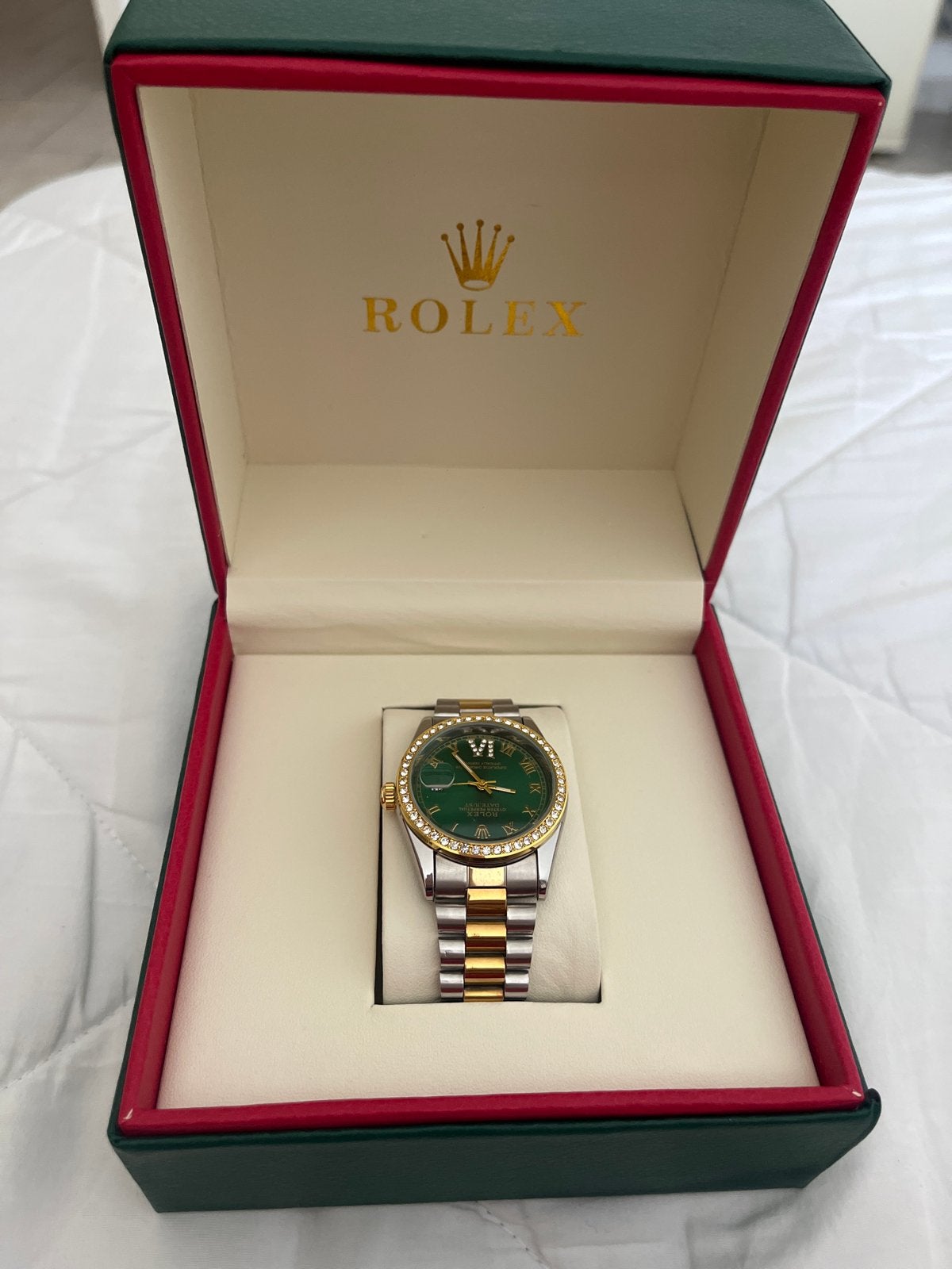 Stijlvol horloge in Rolex-stijl - Groen met goudkleurig, Sieraden, Tassen en Uiterlijk, Horloges | Heren, Staal, Polshorloge, Zo goed als nieuw