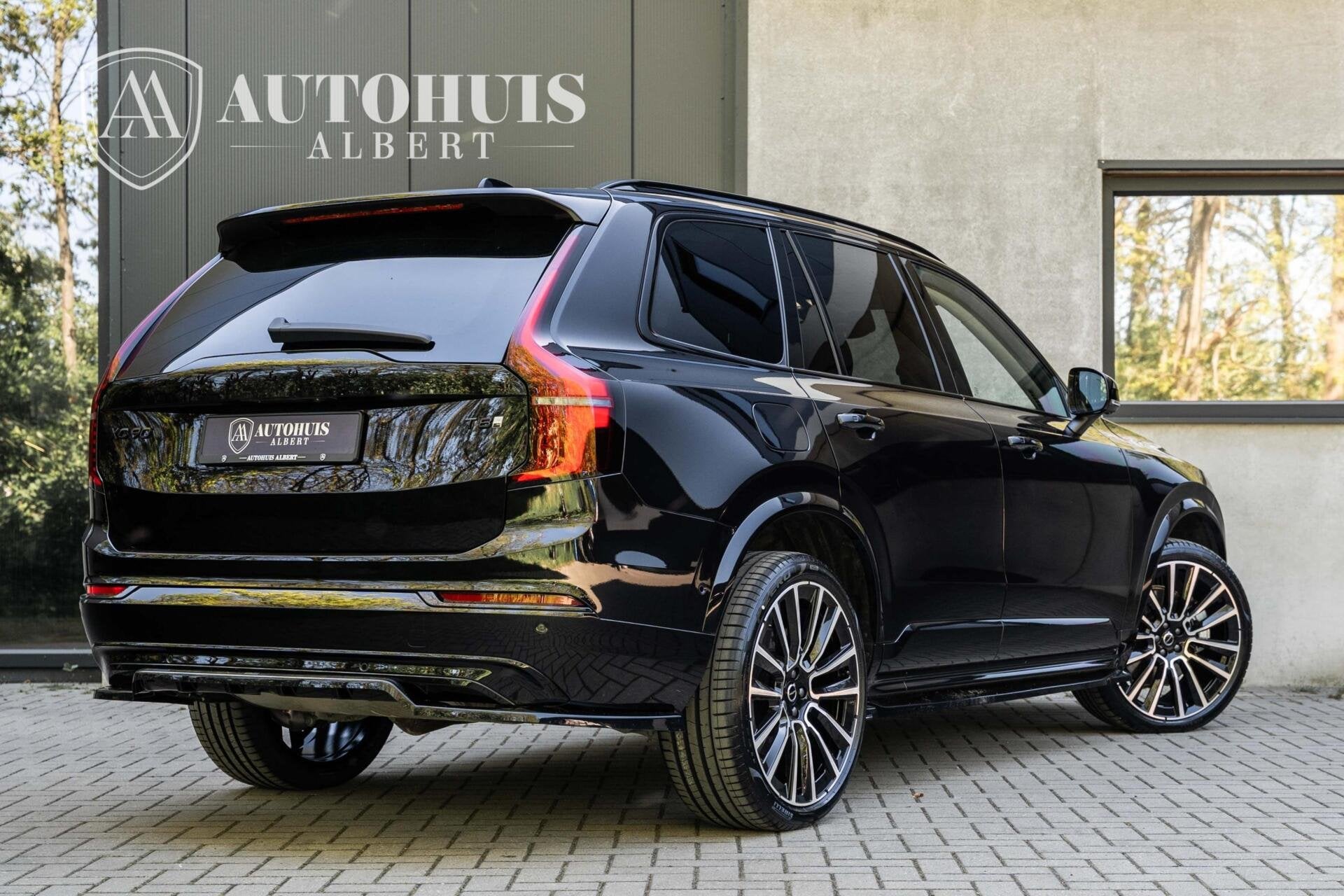 Volvo XC90 T8 Plus Dark Maxton H/K Pano 360c HUD 22'', Adaptive Cruise Control, Gebruikt, Zwart, 4 cilinders