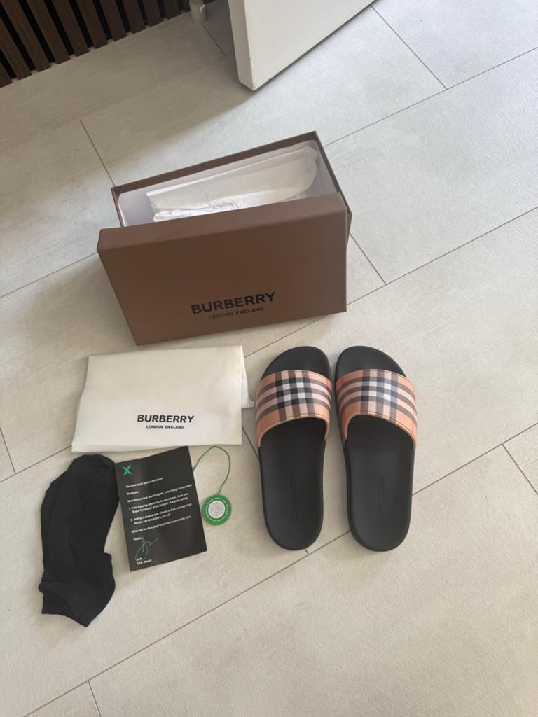 Burberry Check Slides - Nieuw met doos, Ophalen of Verzenden, Zo goed als nieuw