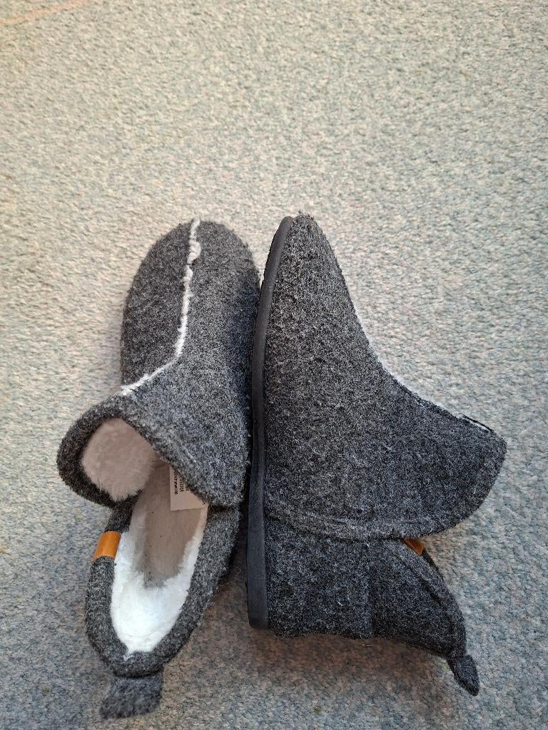 Dames pantoffels maat 36., Ophalen of Verzenden, Zo goed als nieuw, Pantoffels of Sloffen, Grijs