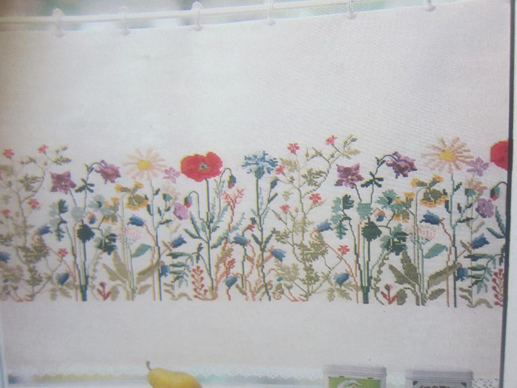 borduur en patroon wilde weide kruiden bloemen fluitenkruid, Hobby en Vrije tijd, Borduren en Borduurmachines, Ophalen of Verzenden