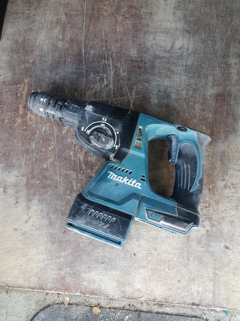 Makita klop-boormachine 18v met defect, Gebruikt, Klopboormechanisme, 400 tot 600 watt, Ophalen