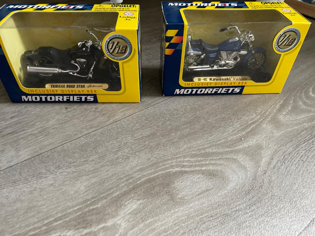 2 model motoren, Ophalen, Zo goed als nieuw, Motor, Overige merken