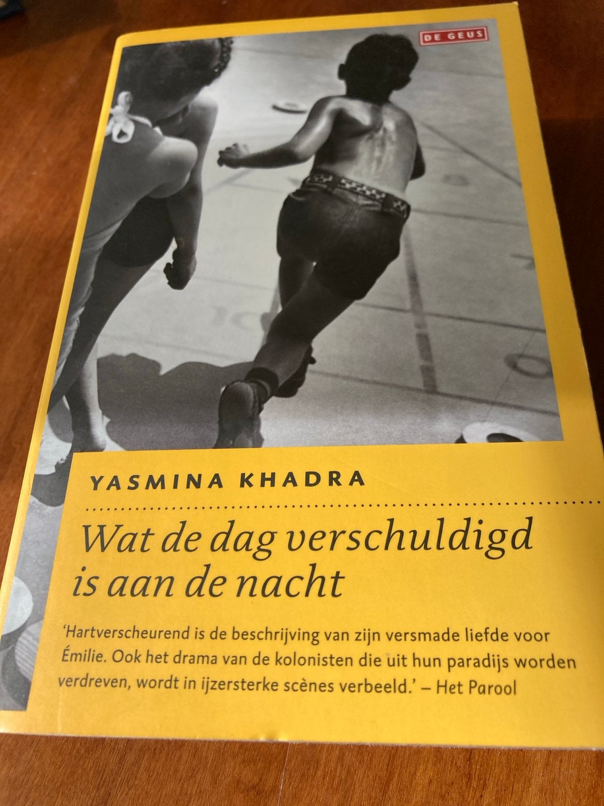 Yasmina Khadra - Wat de dag verschuldigd is aan de nacht, Ophalen of Verzenden, Gelezen, Europa overig
