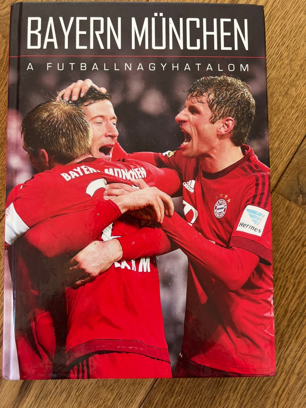 Bayern München boek, Maat XL, Ophalen of Verzenden, Zo goed als nieuw, Overige typen
