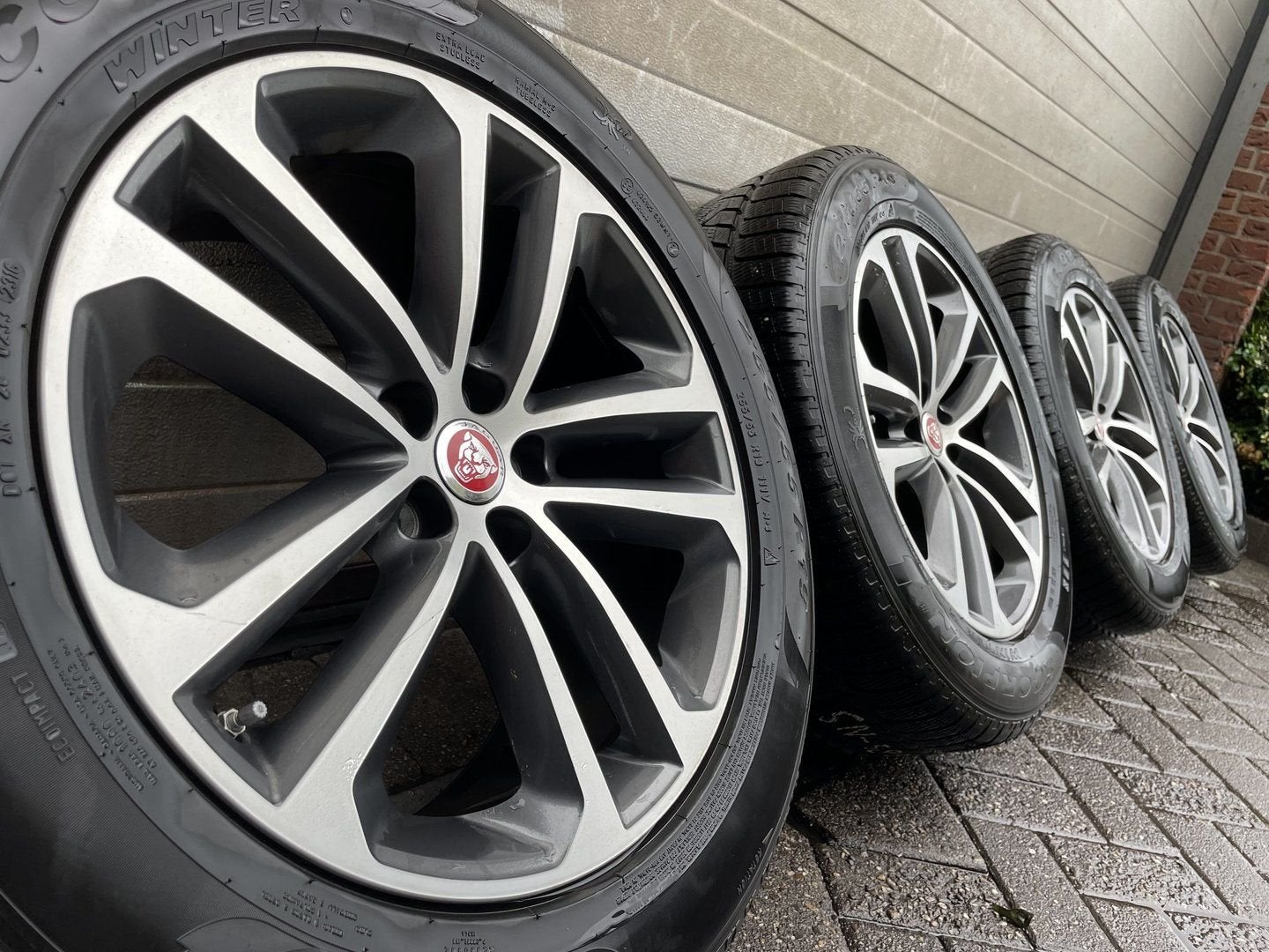 19 inch Orig Jaguar F Pace E Pace I Pace velgen winterbanden, Auto-onderdelen, 19 inch, Gebruikt, 255 mm, -