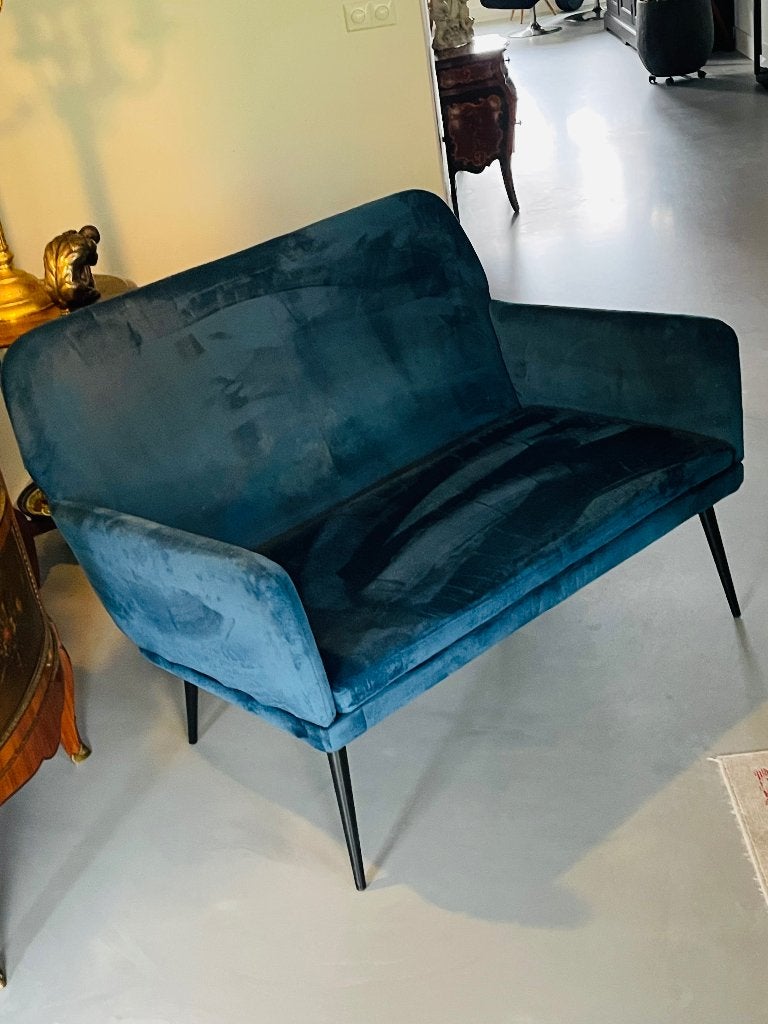 klein Blauw Fluwelen Bankje / Loveseat (108 cm), Huis en Inrichting, Ophalen, Gebruikt, Tweepersoons, 75 tot 100 cm