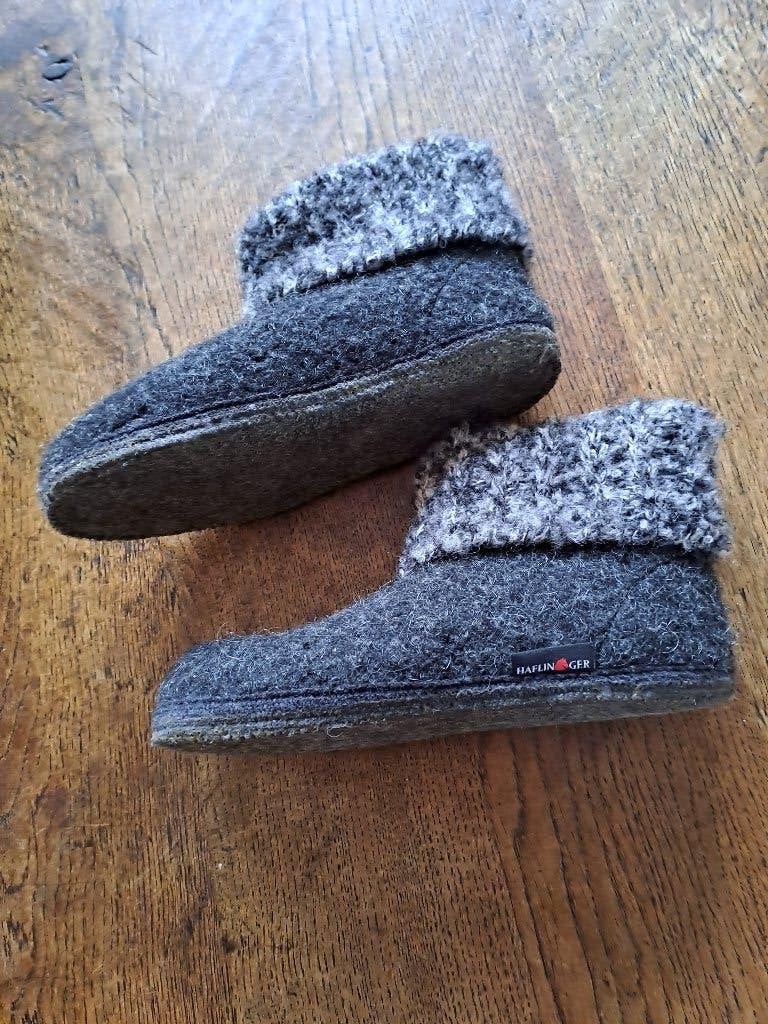 Dames pantoffel merk Haflinger maat 38 kleur grijs, Ophalen of Verzenden, Zo goed als nieuw, Haflinger, Pantoffels of Sloffen