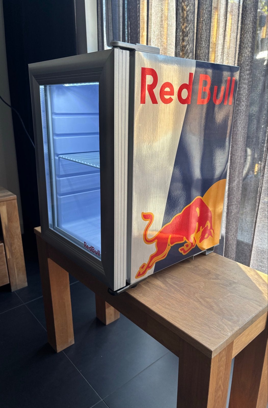 RedBull minikoelkast 21 liter - Zo goed als nieuw, Zonder vriesvak, Ophalen of Verzenden, Minder dan 45 cm, Minder dan 85 cm