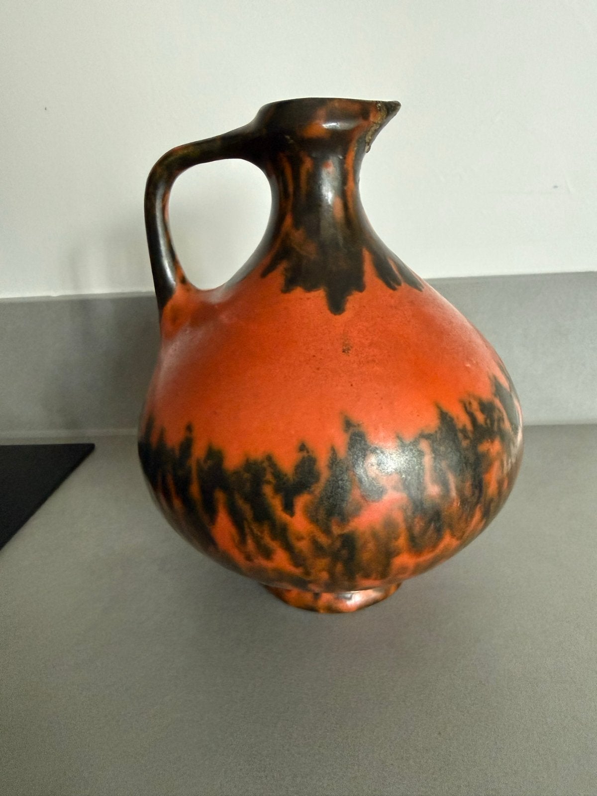 Arnhemse Fayence aardewerk vaas rood-zwart (19 cm x 15 cm), Antiek en Kunst, Verzenden