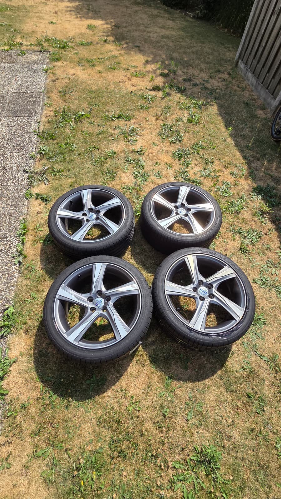 Banden met Ixion velgen Volvo V60  235 40 18inch, Ophalen, 18 inch, 235 mm, Band(en)