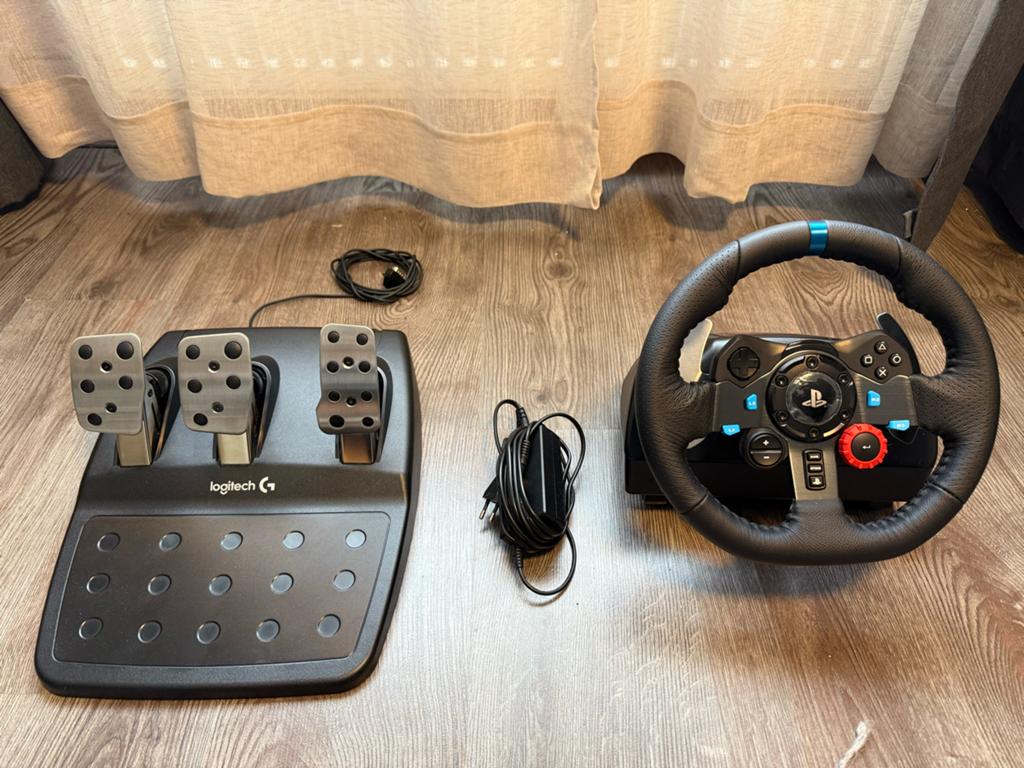 Logitech G29 Driving Force Racing Stuur + Pedalen PS5/PS4/PC, Ophalen, Zo goed als nieuw, Stuur of Pedalen, PlayStation 4