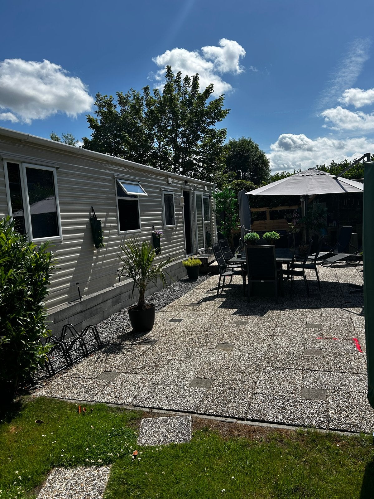 Ruime stacaravan met complete inrichting en tuin, Overige merken, Vast bed, Airco, Tot en met 3