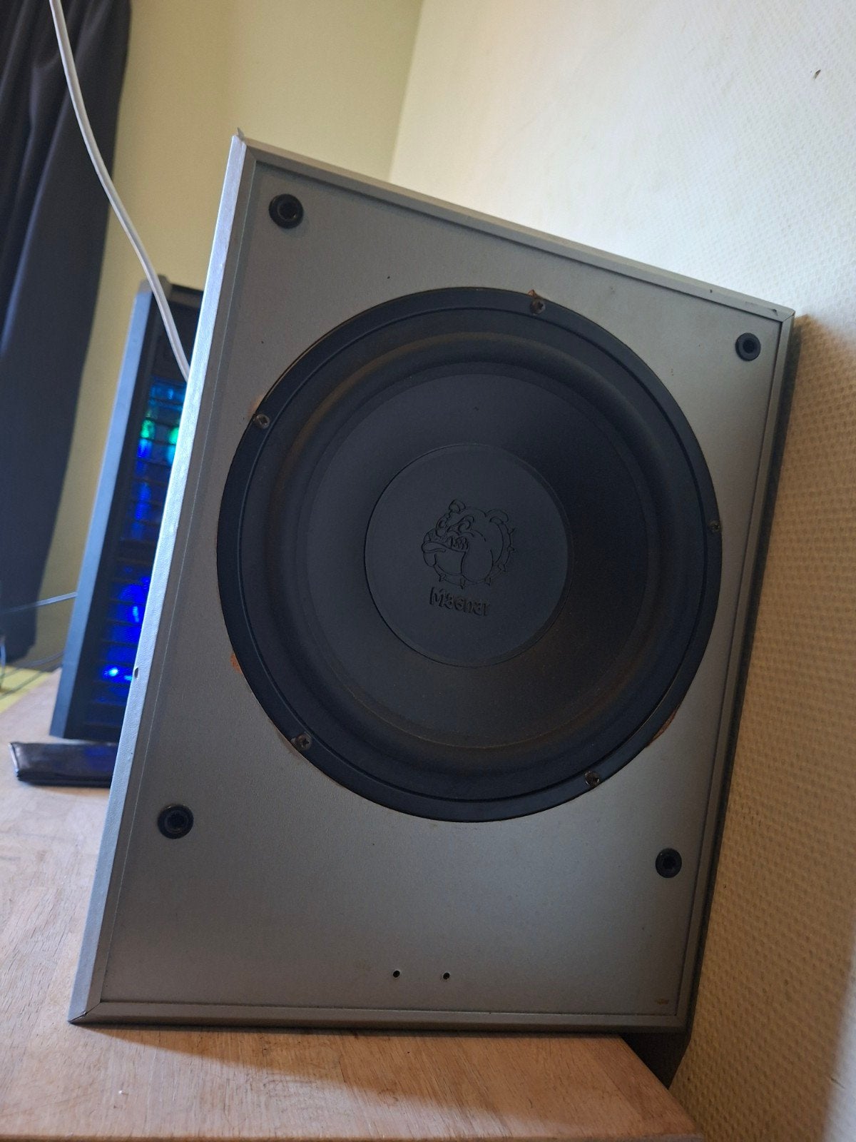 Magnat Active Subwoofer 8010701 - Krachtige Bass, Audio, Tv en Foto, Ophalen, Subwoofer, Magnat, Minder dan 60 watt