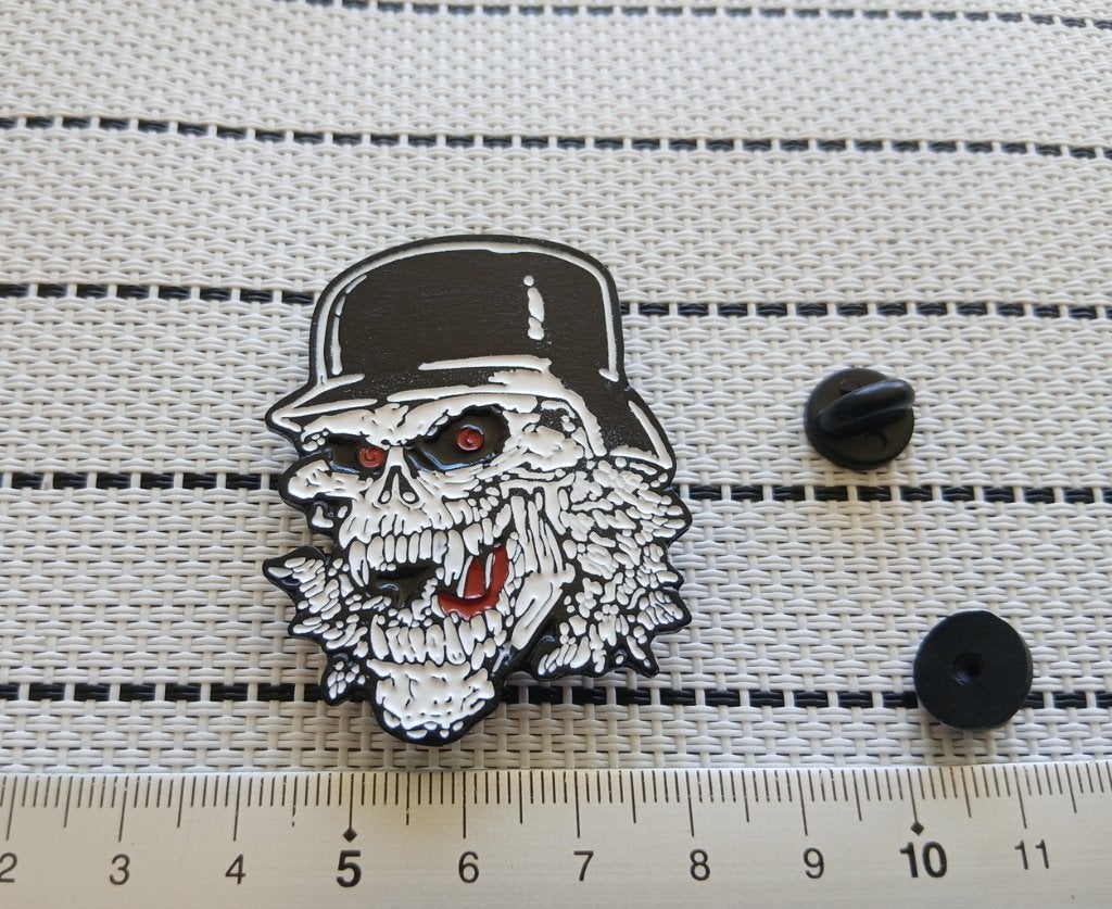 Slayer leuke  shaped Slaytanic Wehrmacht pin speld badge n3, Verzenden, Nieuw, Overige typen