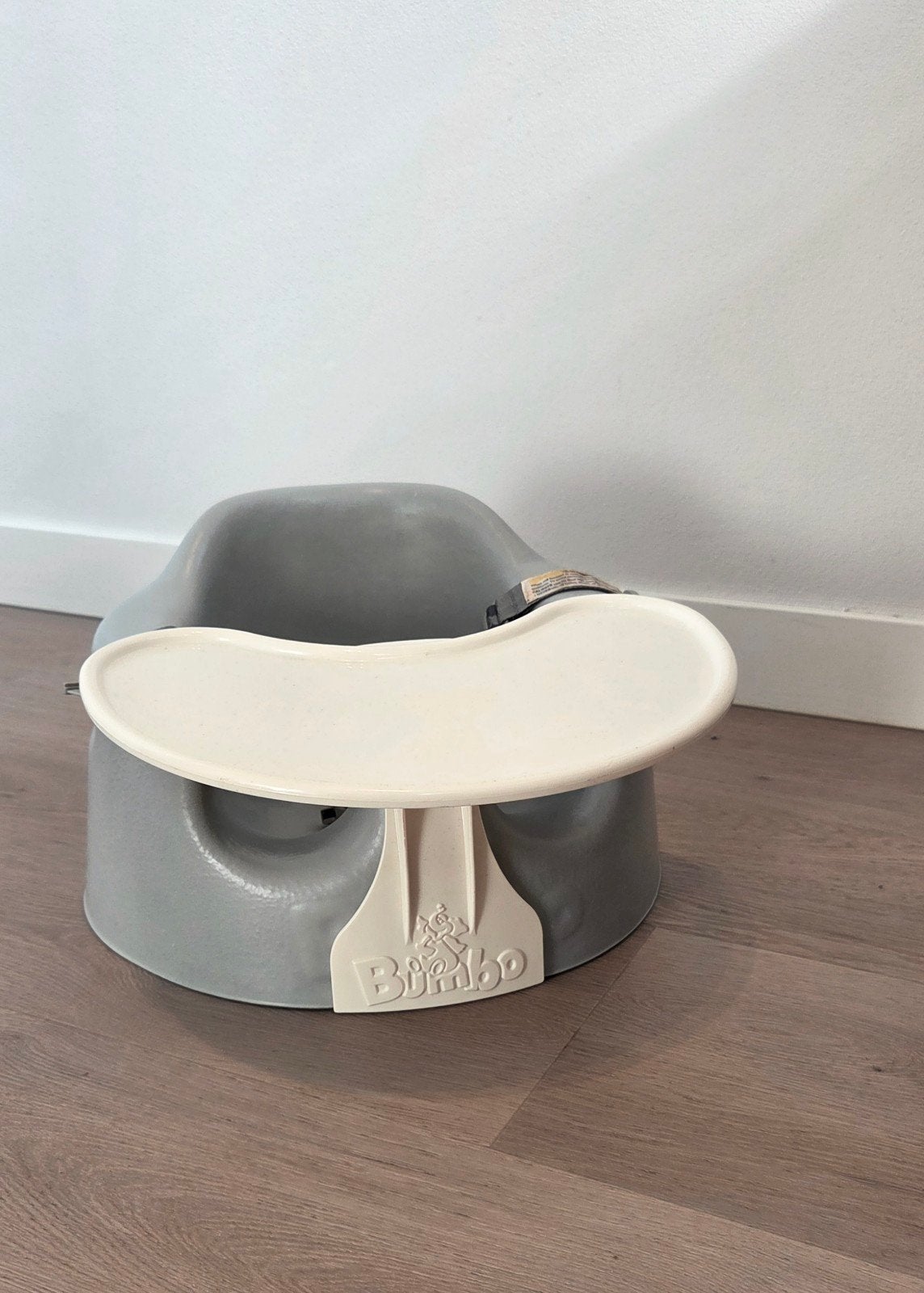 Bumbo babyzitje inclusief afneembare tafel, Ophalen of Verzenden