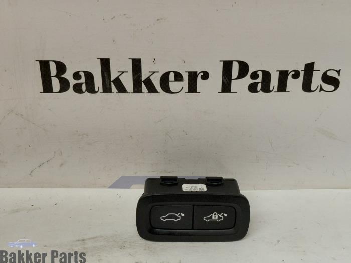 Schakelaar achterklep van een Volvo V60, Gebruikt, -, -, Ophalen of Verzenden