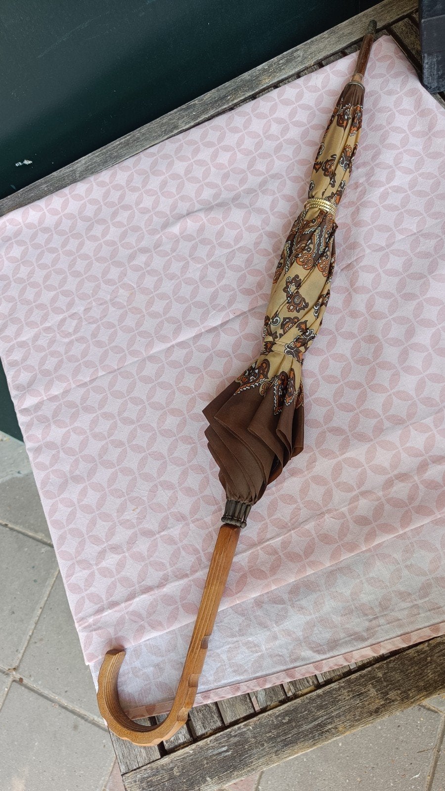 Vintage Parasol met Houten Handvat en Patroon, Sieraden, Tassen en Uiterlijk, Paraplu's, Ophalen, Gebruikt, Bruin