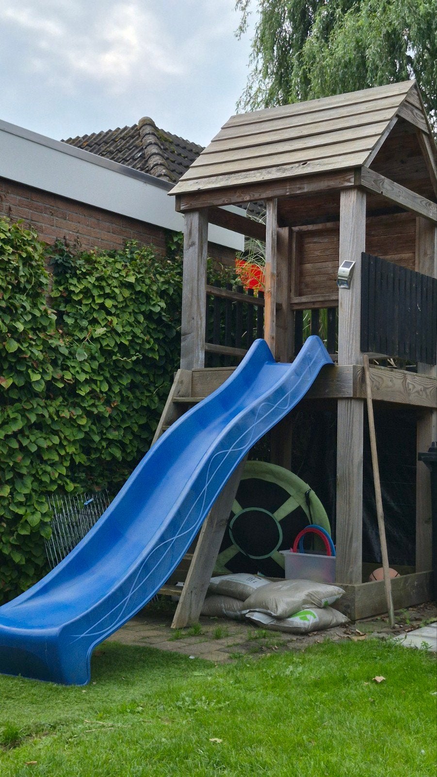Houten speelhuis met glijbaan, Ophalen, Gebruikt, Hout