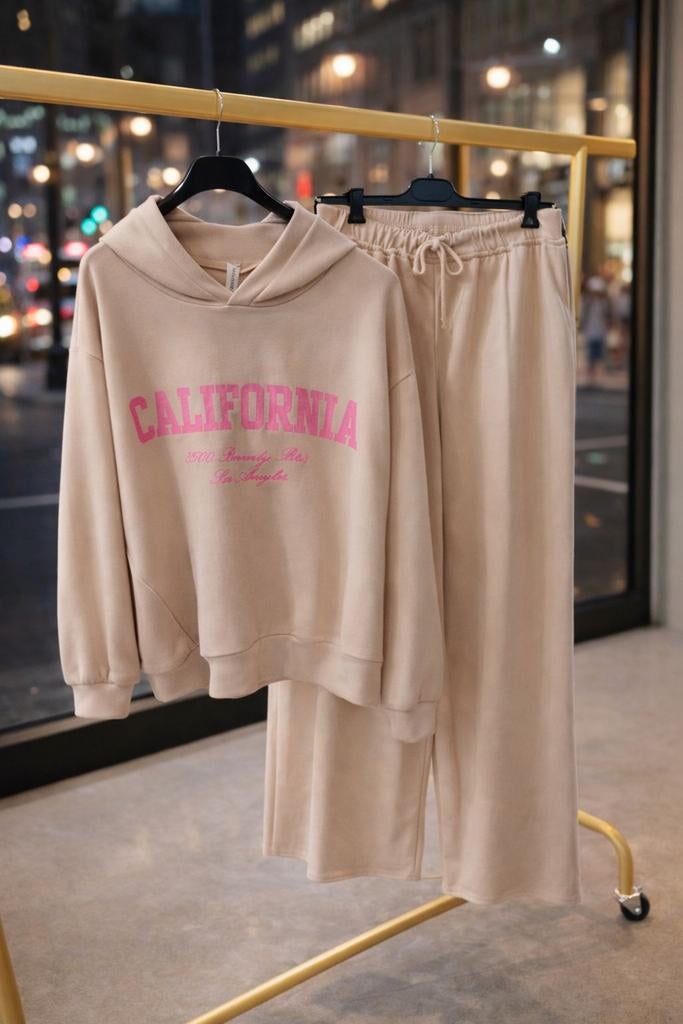 Comfy hoodie set beige one size 36-42, H Hindersstraat, Beige, Pure86krista@hotmail.com, Ophalen of Verzenden