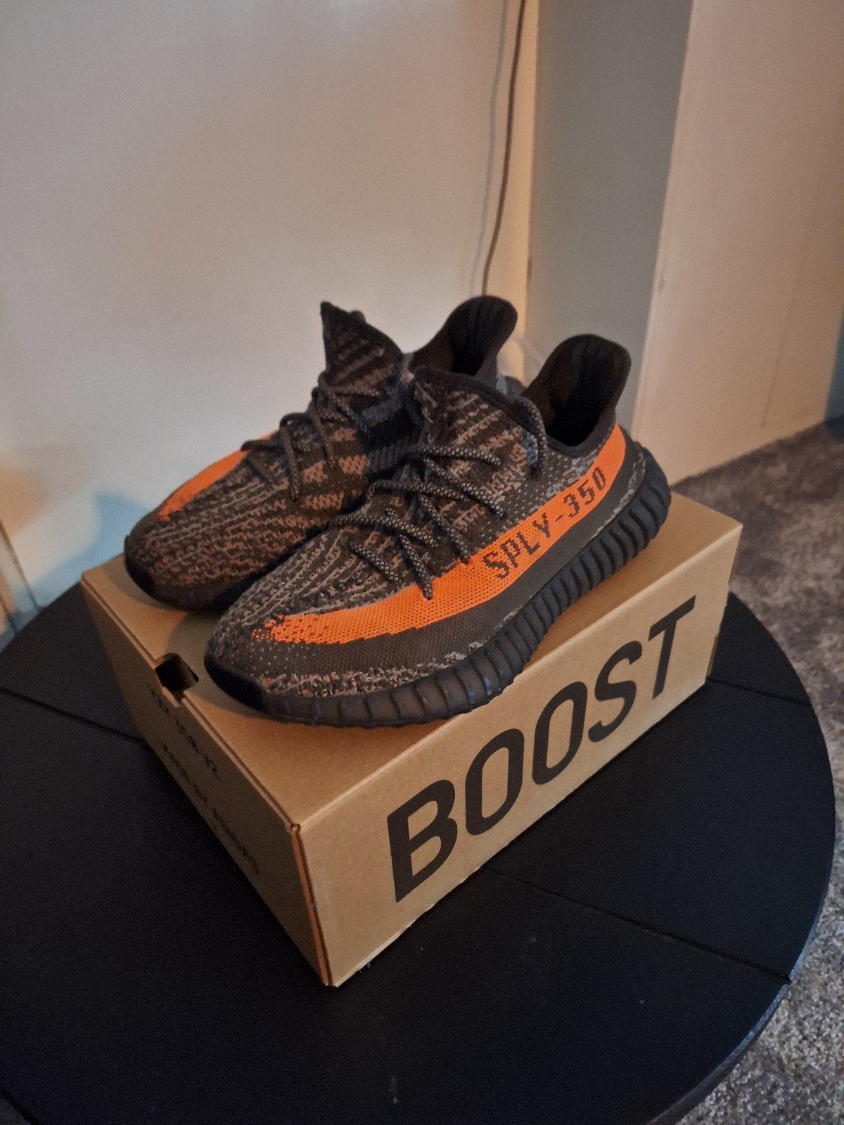 Yeezy 350 Carbon Beluga - Maat 40.5, Kleding | Heren, Schoenen, Overige kleuren, Ophalen of Verzenden, Sneakers of Gympen, Adidas Yeezy