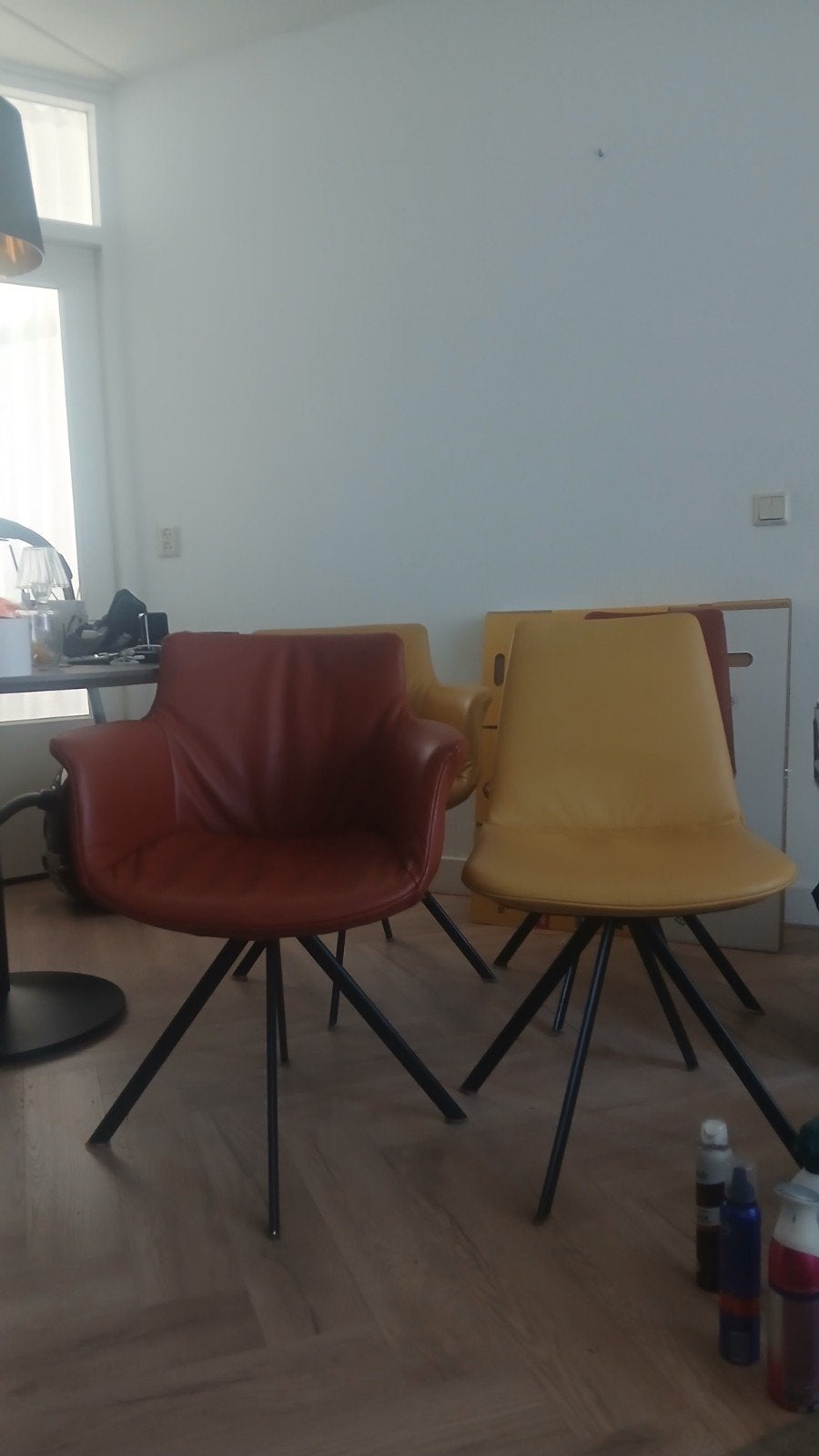 Bert Plantagie Designspinstoelen, Huis en Inrichting, Stoelen, Ophalen, Zo goed als nieuw, Leer, Vier