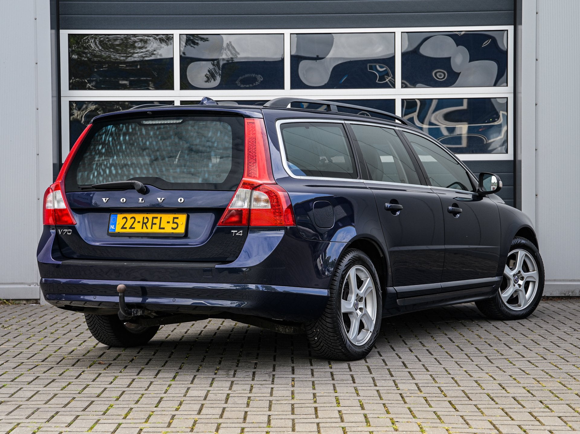 Volvo V70 1.6 T4 180pk Summum | Automaat | Leder | Xenon | C, 1525 kg, Gebruikt, Zwart, 4 cilinders