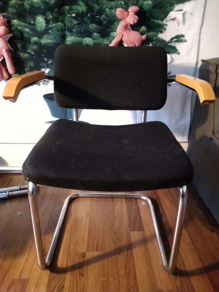 Buisframe stoel met houten armleuningen, Huis en Inrichting, Stoelen, Ophalen, Gebruikt, Eén
