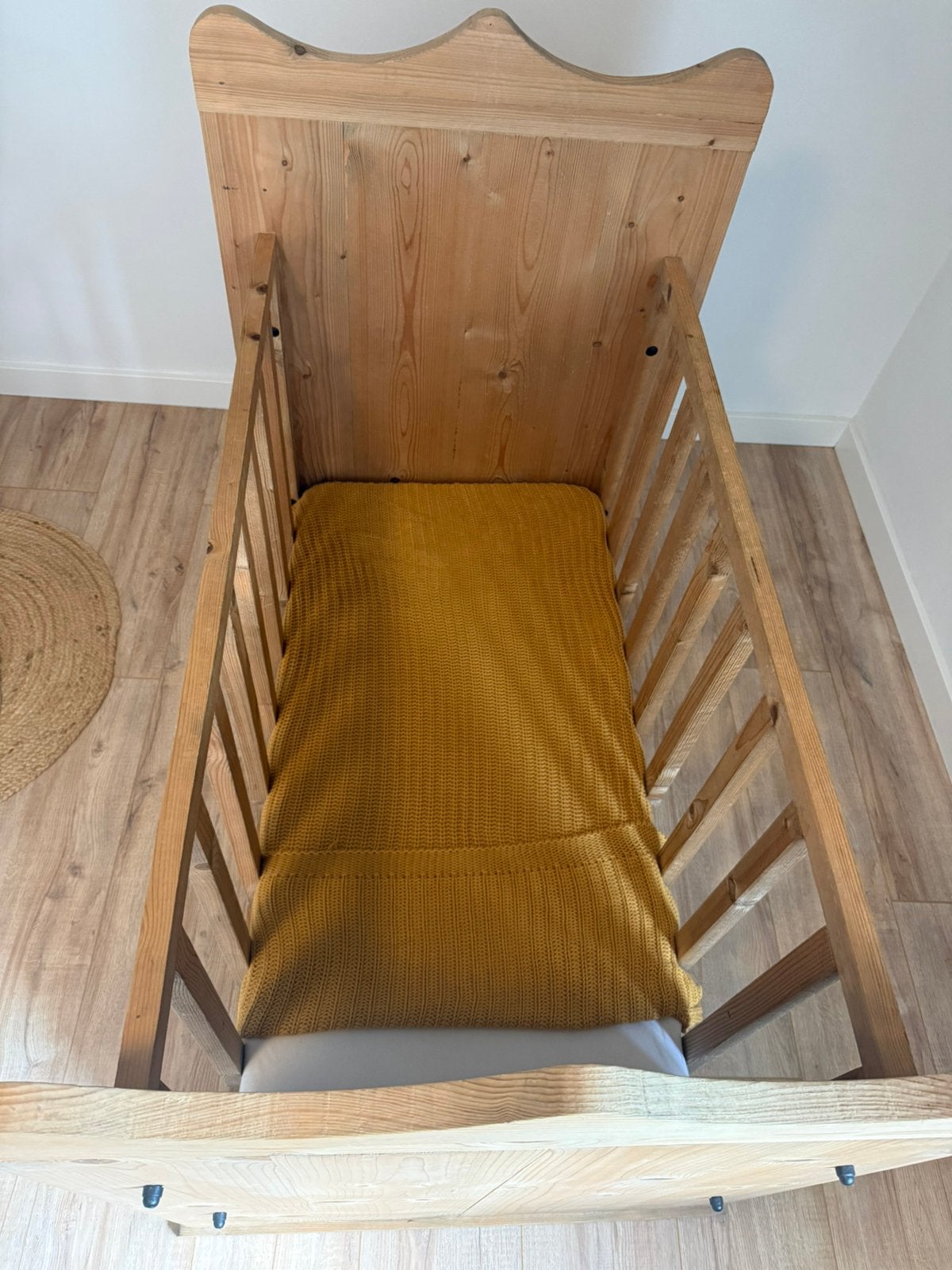 Foto 5 van Complete babykamer (incl box) handgemaakt van massief hout