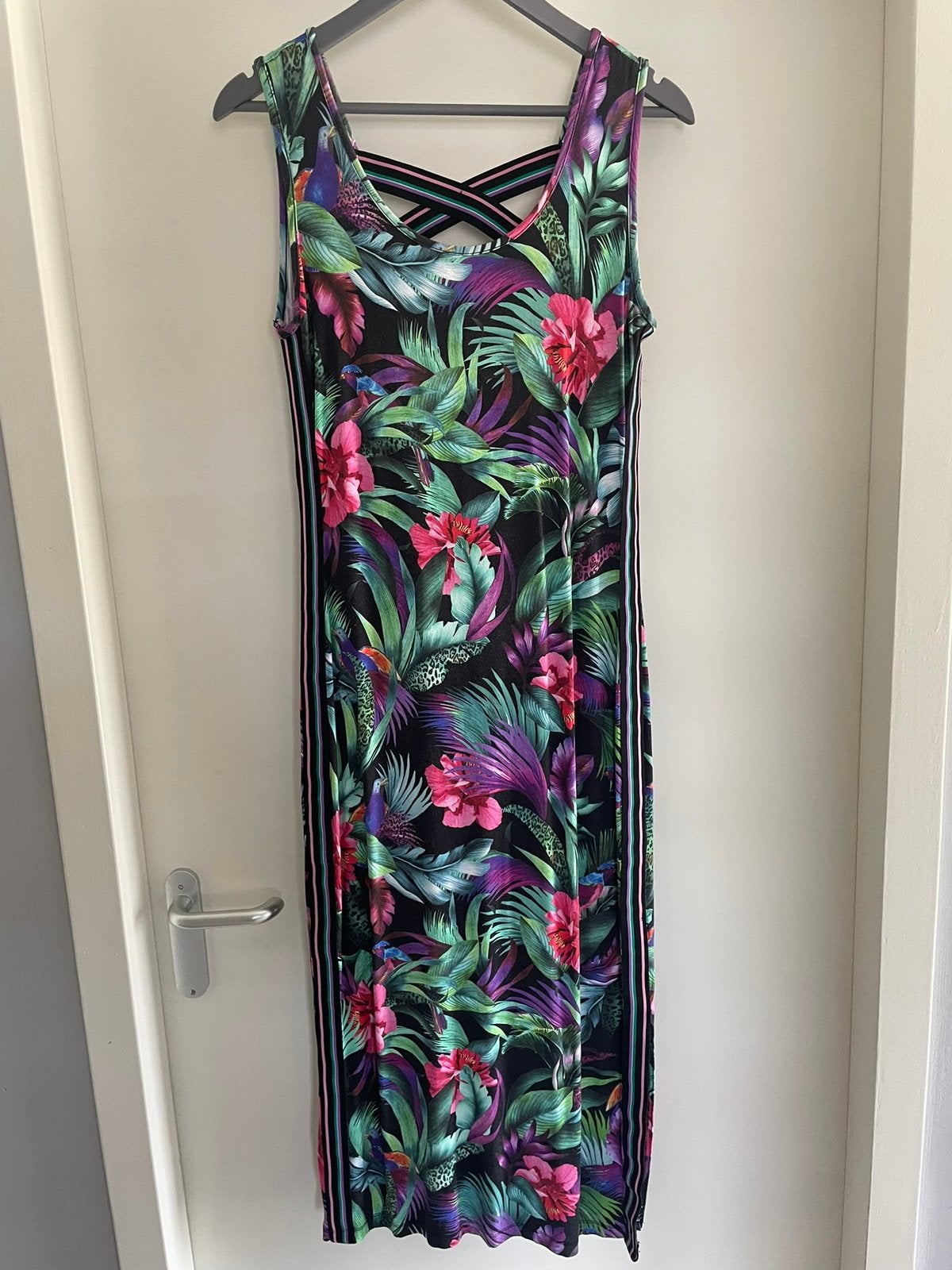 Jurk van het merk Tramontana, Kleding | Dames, Meerkleurig, Tramontana, Ophalen of Verzenden, Maat 36 (S)