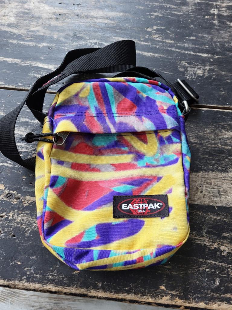 Eastpak schoudertas graffiti print - uniek design, Ophalen of Verzenden, Zo goed als nieuw, Overige kleuren, Overige merken