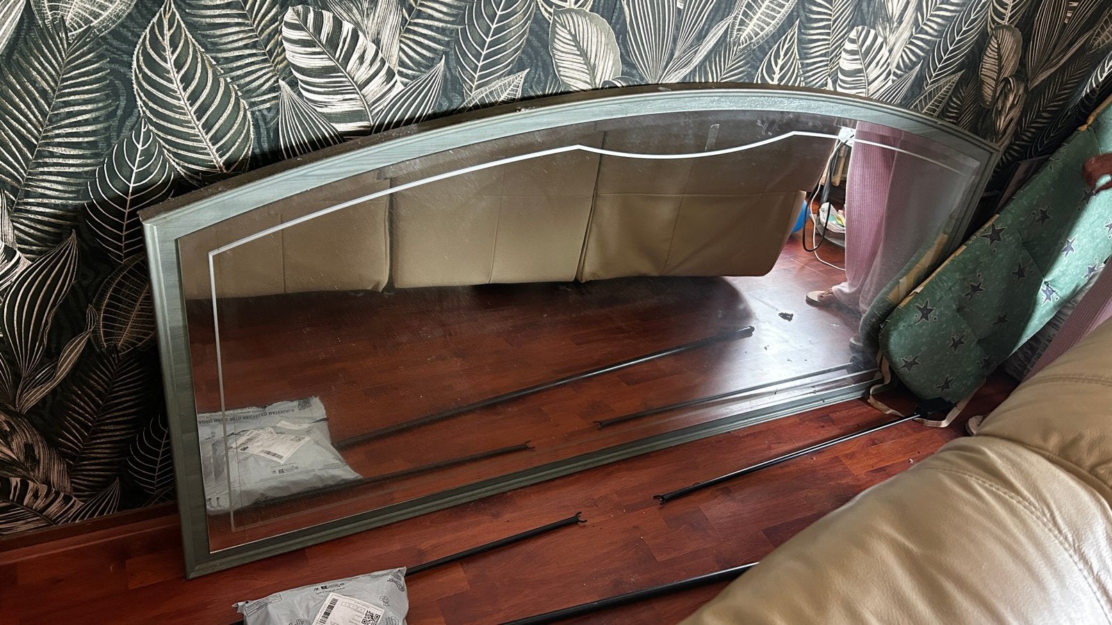 Grote spiegel met lijst voor aan de muur of boven het bed, Ophalen of Verzenden, Rechthoekig, 150 tot 200 cm, Minder dan 100 cm