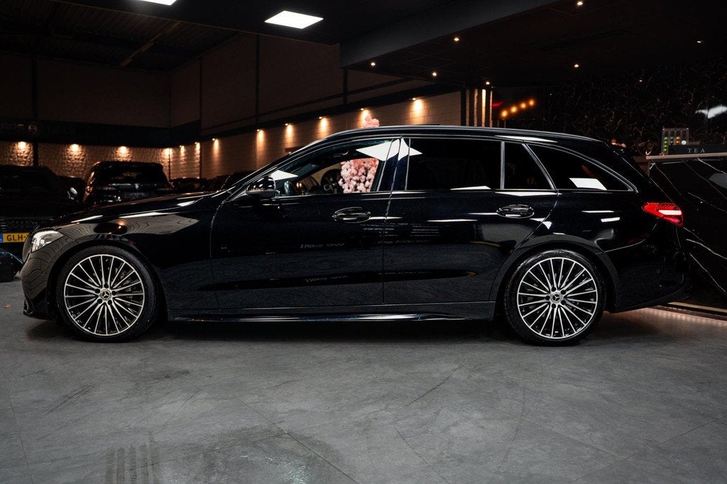 Mercedes-Benz C-klasse Estate 200 AMGLINE|PANO|AUT|SFEER, Automaat, Euro 6, 4 cilinders, Zwart