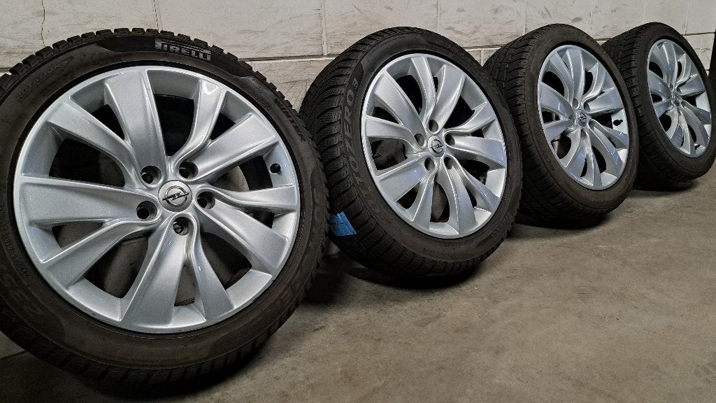 Lichtmetalen velgen Insignia Zafira Tourer Cascada 235/45/18, Auto-onderdelen, Banden en Velgen, 18 inch, Gebruikt, Banden en Velgen