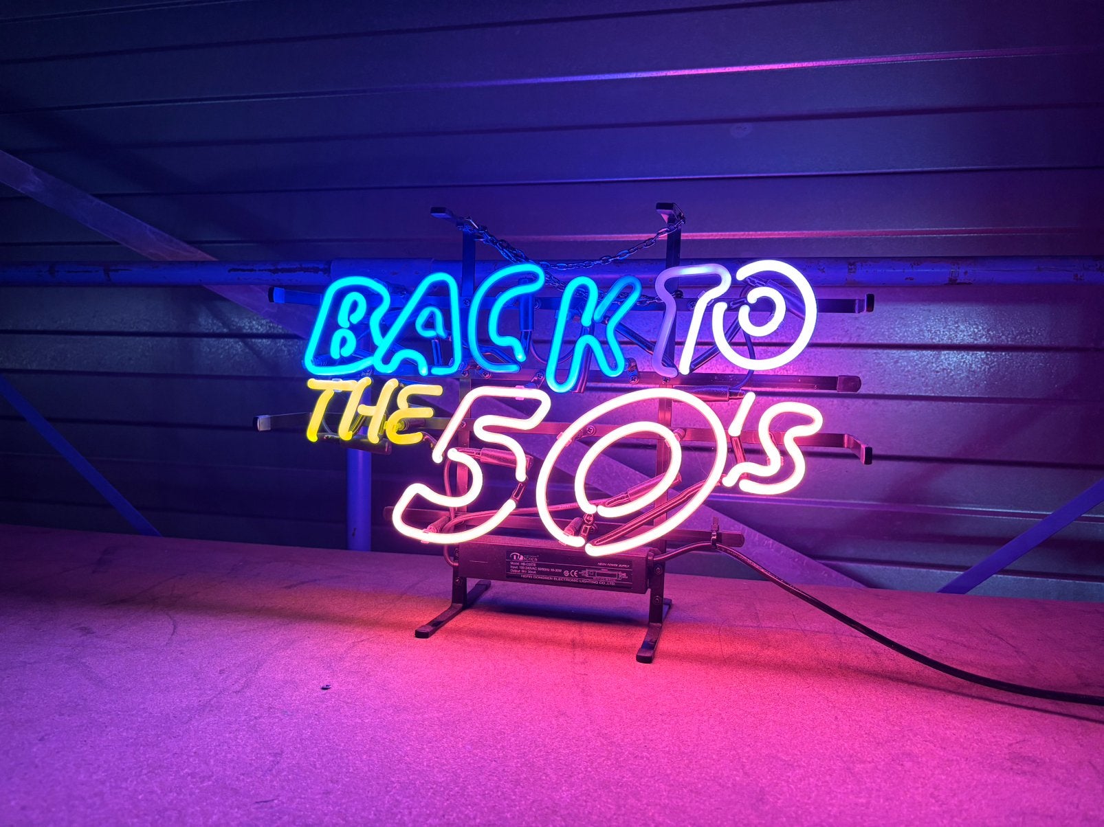 Neon back to the 50’s, Ophalen, Nieuw