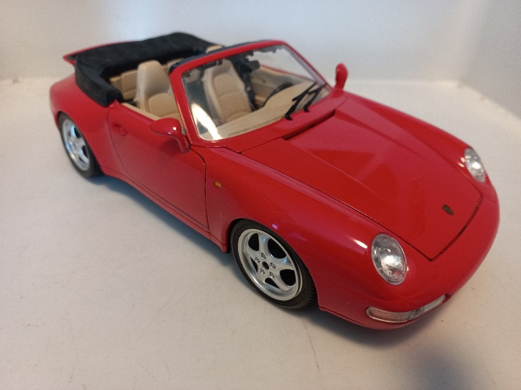 Porsche 911 Carrera cabriolet Bburago 1:18 modelauto 145, Hobby en Vrije tijd, Modelauto's | 1:18, Ophalen of Verzenden, Zo goed als nieuw