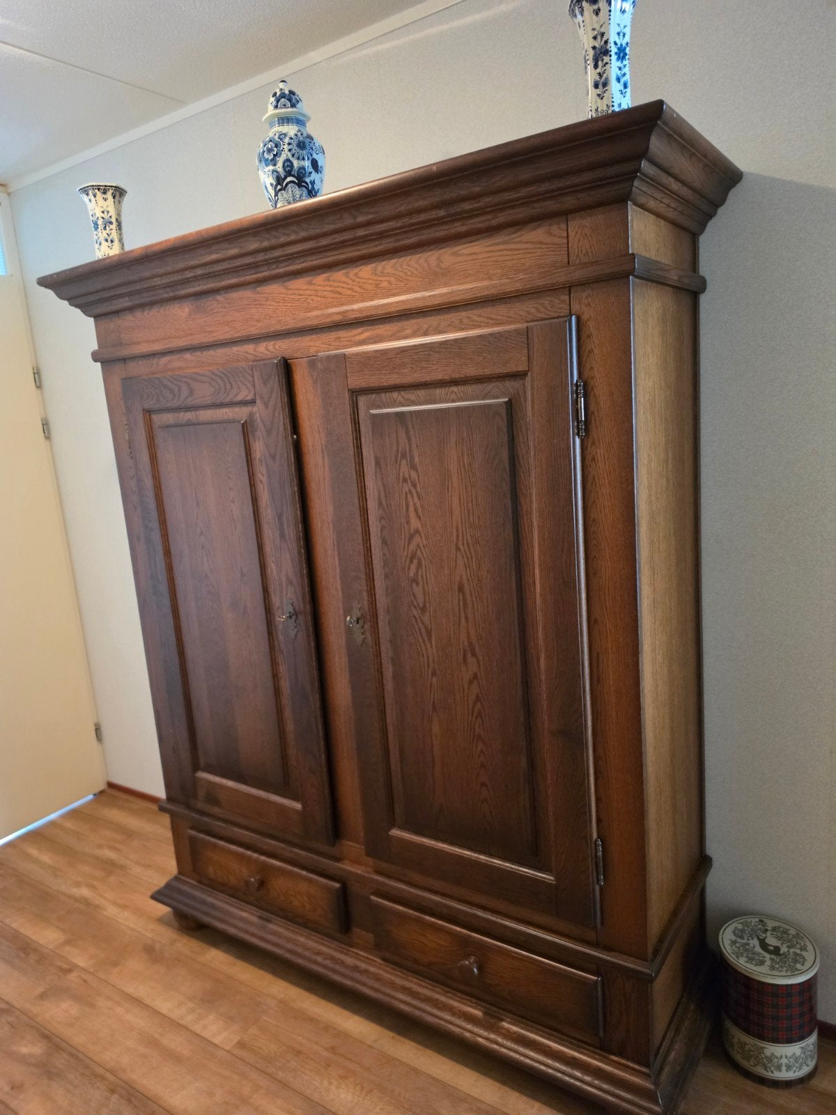 Grote kast, Ophalen