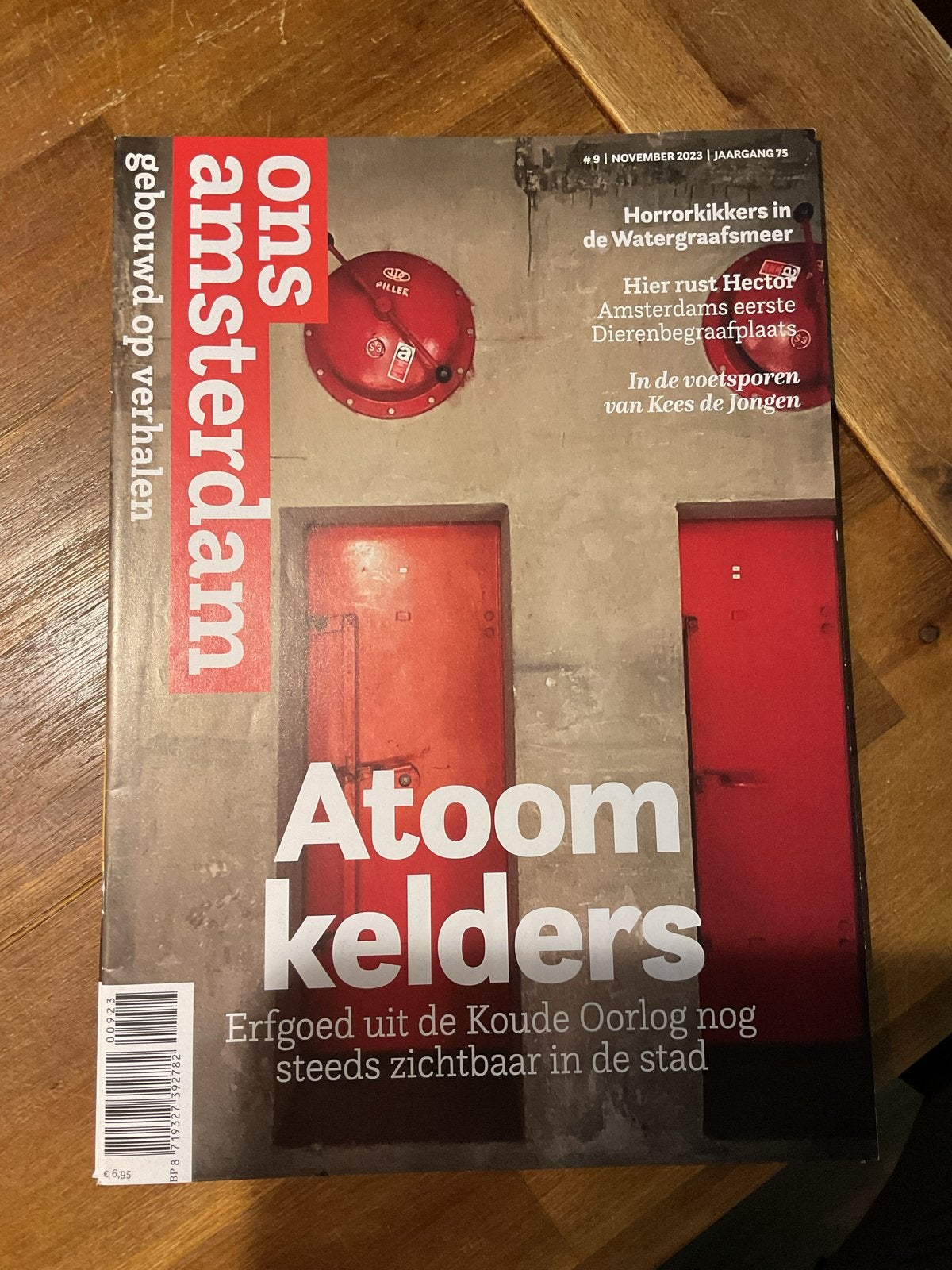 Ons Amsterdam - November 2023 - Atoomkelders, Boeken, Verzenden, Zo goed als nieuw, Overige typen