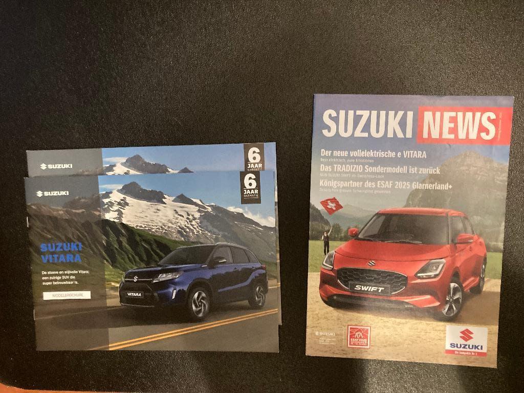 T E A B : 2 verschillende Suzuki folders / brochures, Ophalen, Zo goed als nieuw, Overige merken