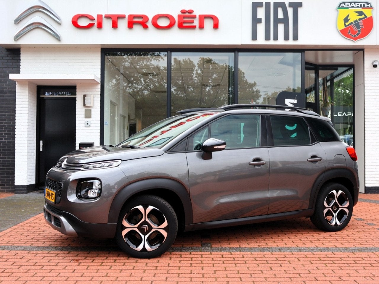 Citroën C3 Aircross PureTech 110PK H6 S&S Shine, Rijklaarpr, Gebruikt, 1199 cc, Bedrijf, Handgeschakeld