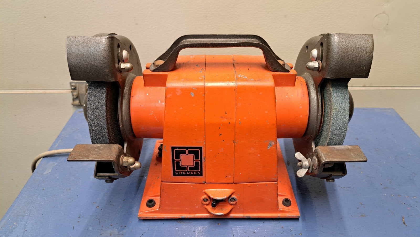 Creusen DS.2150.T Bankslijpmachine, Ophalen, Zo goed als nieuw, Minder dan 700 watt, Werkbankslijpmachine