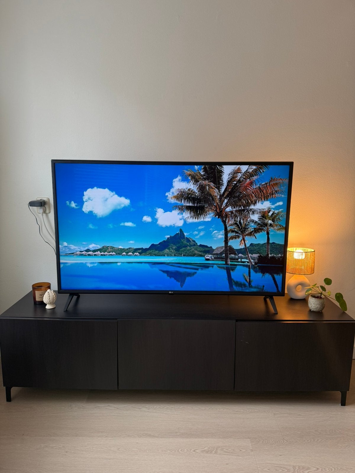 LG tv 55 inch