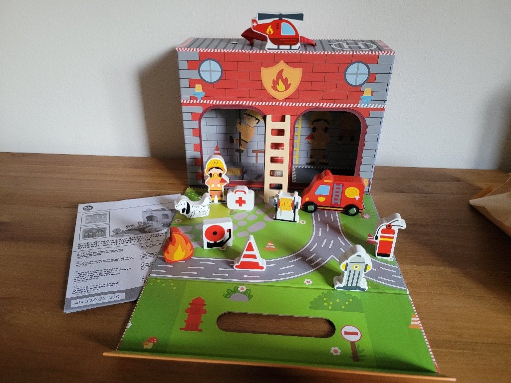 Speelkoffer Brandweer Kazerne. Playtive. Nieuw, Ophalen of Verzenden, Nieuw, Knutselen