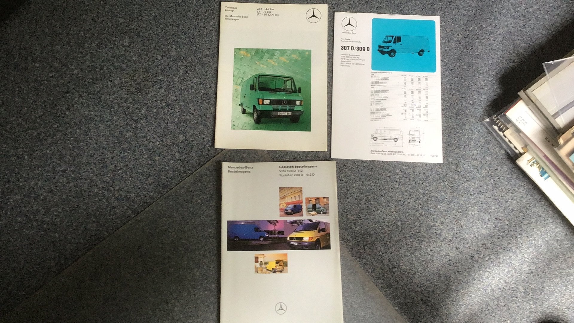 MERCEDES BENZ OUDE FOLDERS LOT 2 VIVARO SPRINTER BESTELW1982, Zo goed als nieuw, Diverse Auteurs, Mercedes, Ophalen of Verzenden
