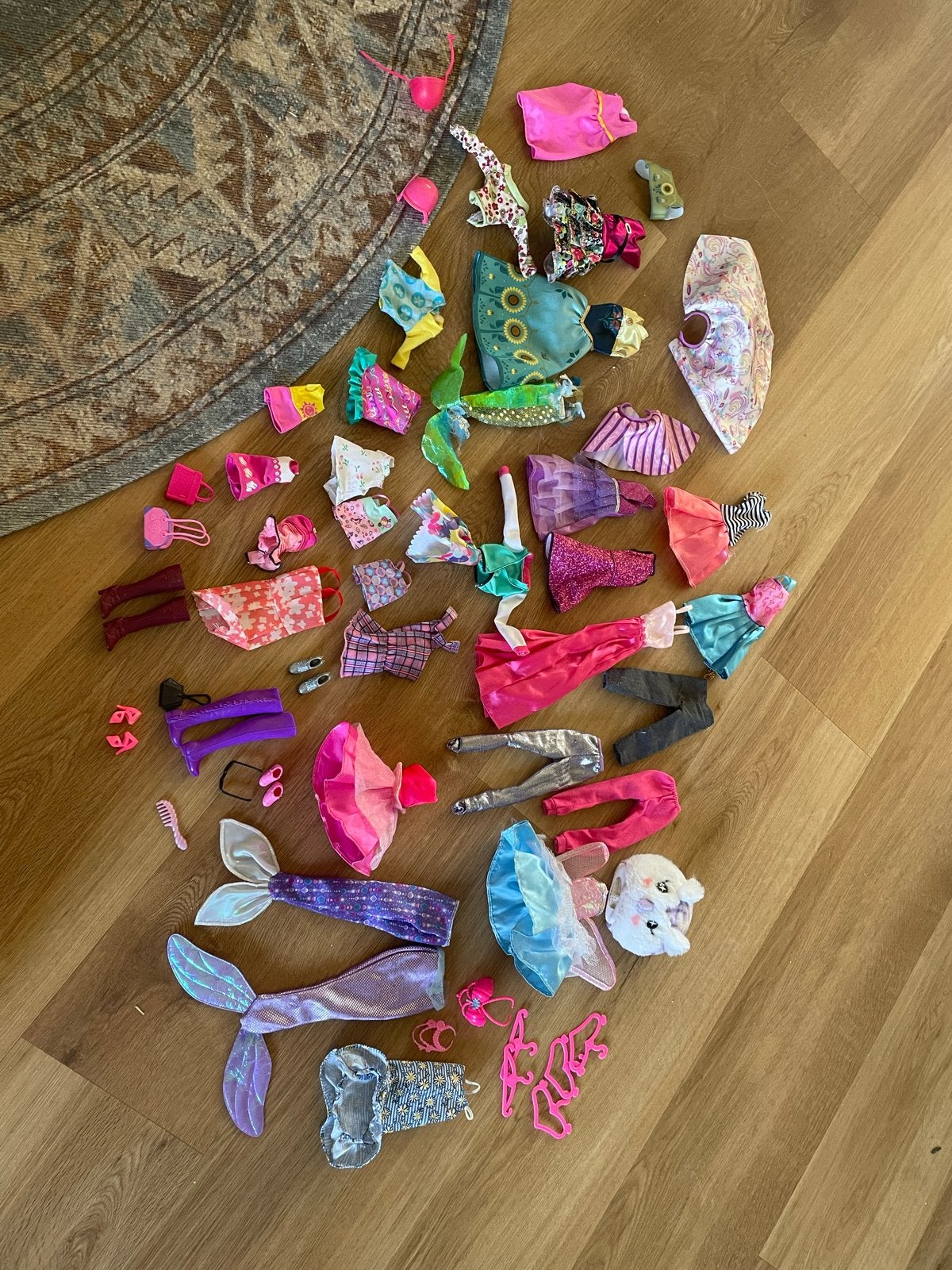 Diverse Barbiekleertjes en accessoires, Ophalen of Verzenden, Gebruikt, Barbie