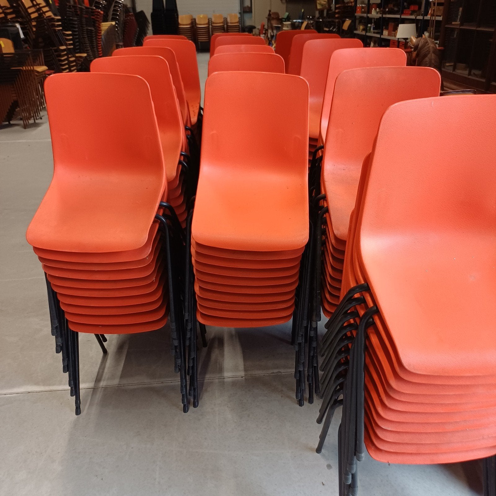 160 x oranje stoelen partij stoelen festival feesten, Huis en Inrichting, Stoelen, Ophalen, Gebruikt, Overige kleuren, Vijf, Zes of meer stoelen