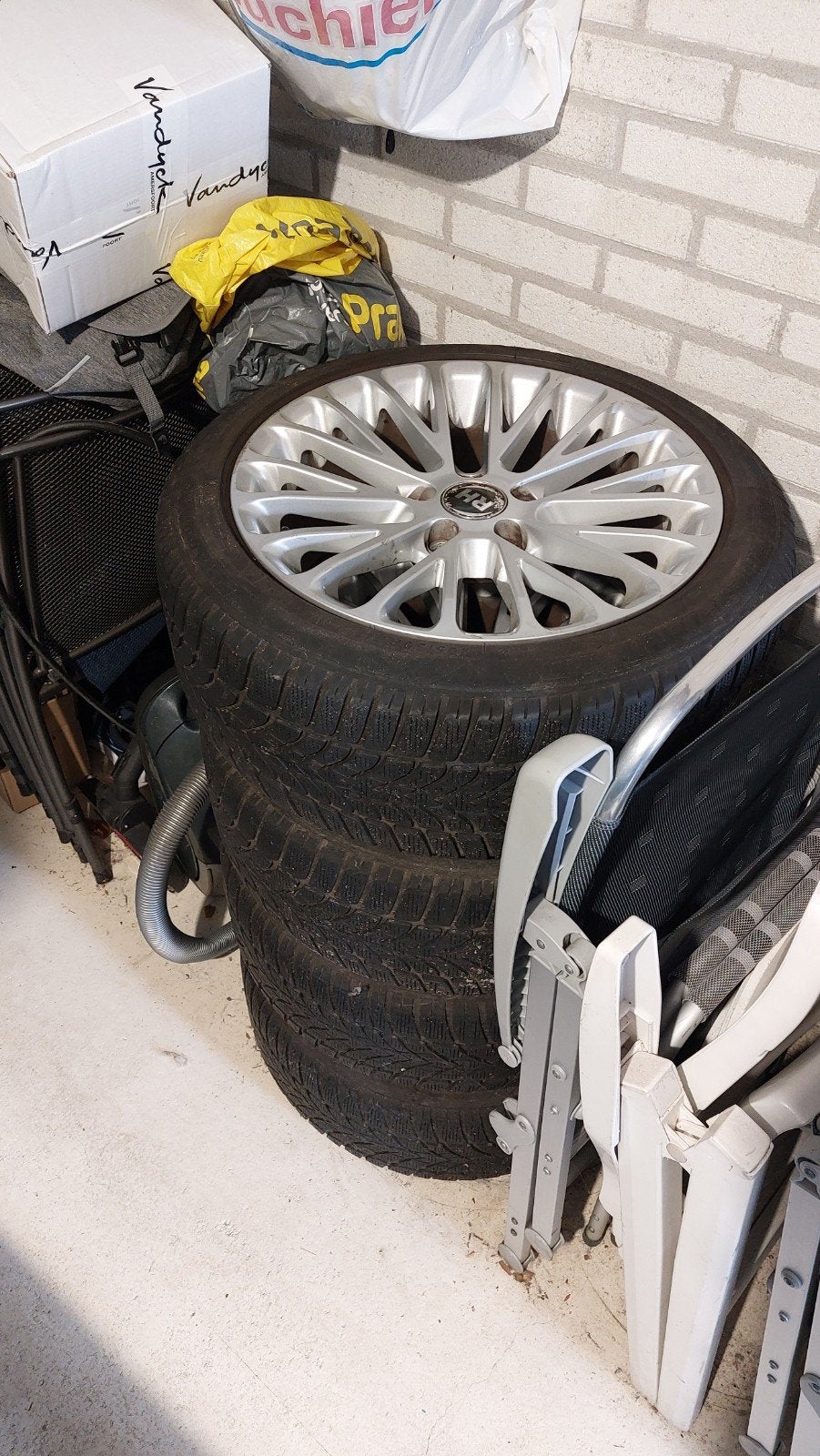 Foto 2 van 17inch velgen met winterbanden