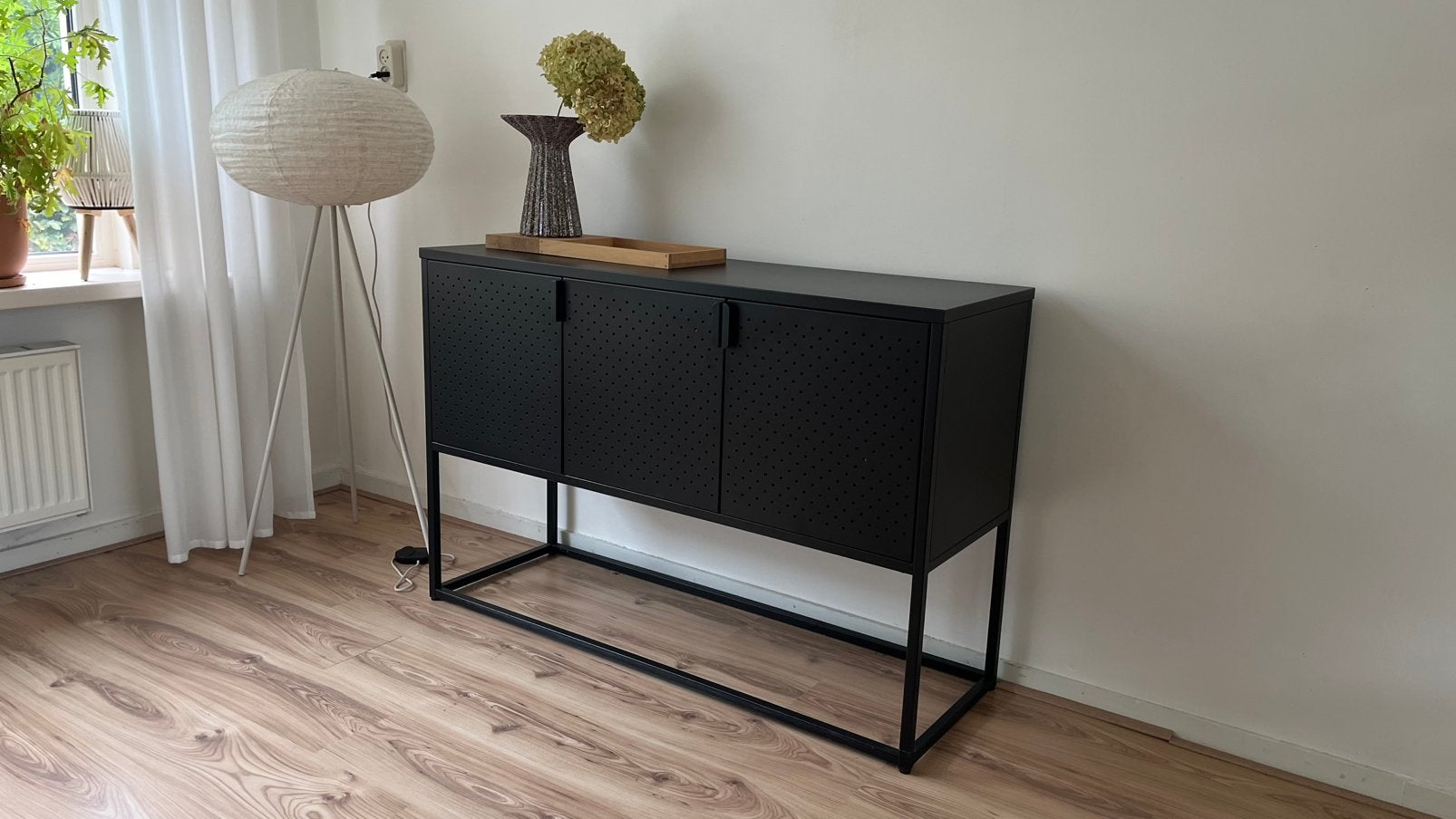 Dressoir VIRUM - Zwart, Ophalen, 100 tot 150 cm, Zo goed als nieuw, Metaal
